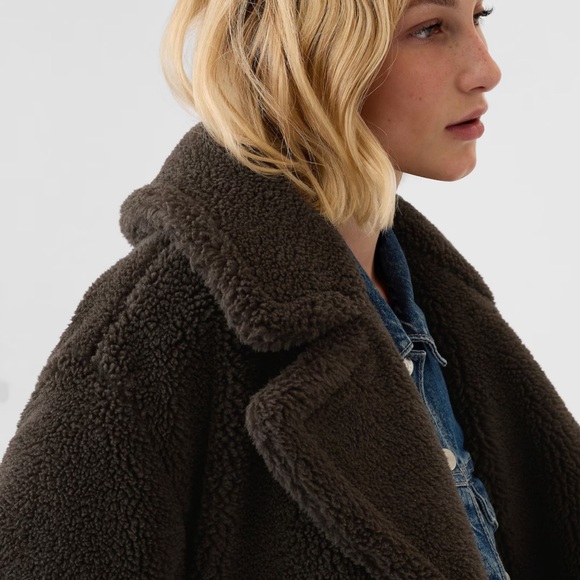 Dark Brown Teddy Coat with Fluffy Texture and Large Collar - Picture 3 of 4